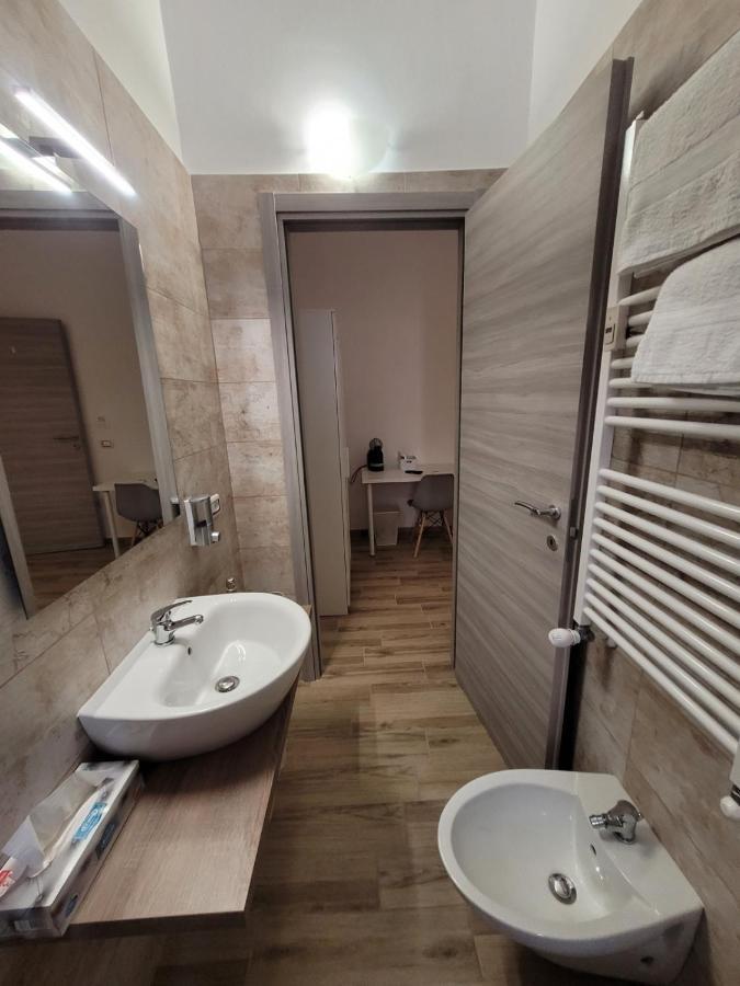 Tiber Rooms Testaccio Рим Екстериор снимка